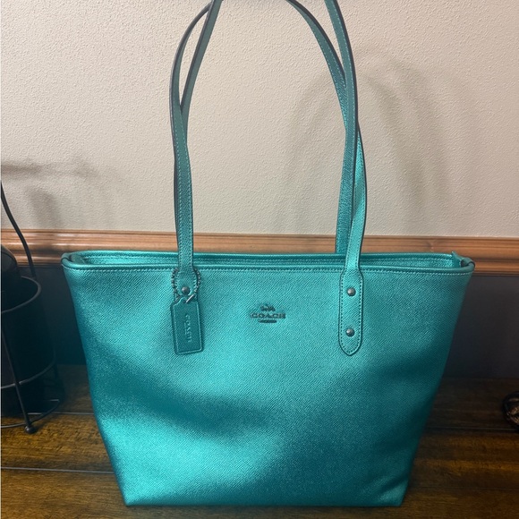 ❌❌❌ SOLD Coach Tote - Picture 4 of 12